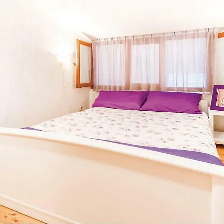 Dvori