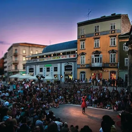 Dvori Lejlighed Marčana